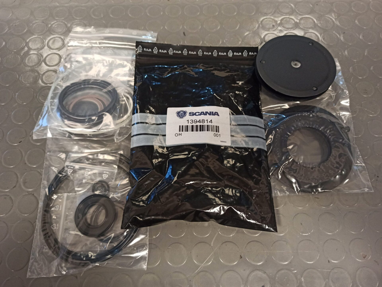 SCANIA SEALING KIT - 1394814 - Essieu et pièces pour Camion: photos 1 SCANIA SEALING KIT - 1394814 - Essieu et pièces pour Camion: photos 1