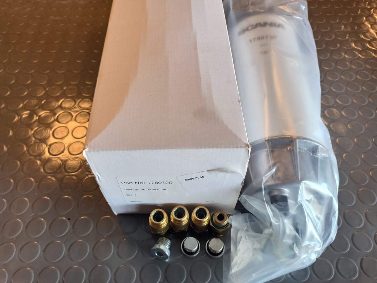 SCANIA WATER SEPERATOR FUEL FILTER KIT - 1780729 - Filtre à carburant pour Camion: photos 1 SCANIA WATER SEPERATOR FUEL FILTER KIT - 1780729 - Filtre à carburant pour Camion: photos 1
