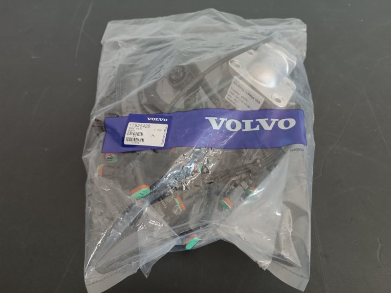 VCE, VOLVO WIRING HARNESS - 17528428 - Câble/ Fil pour Camion: photos 1 VCE, VOLVO WIRING HARNESS - 17528428 - Câble/ Fil pour Camion: photos 1