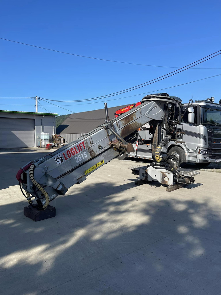 Loglift 251S - Grue auxiliaire: photos 1 Loglift 251S - Grue auxiliaire: photos 1