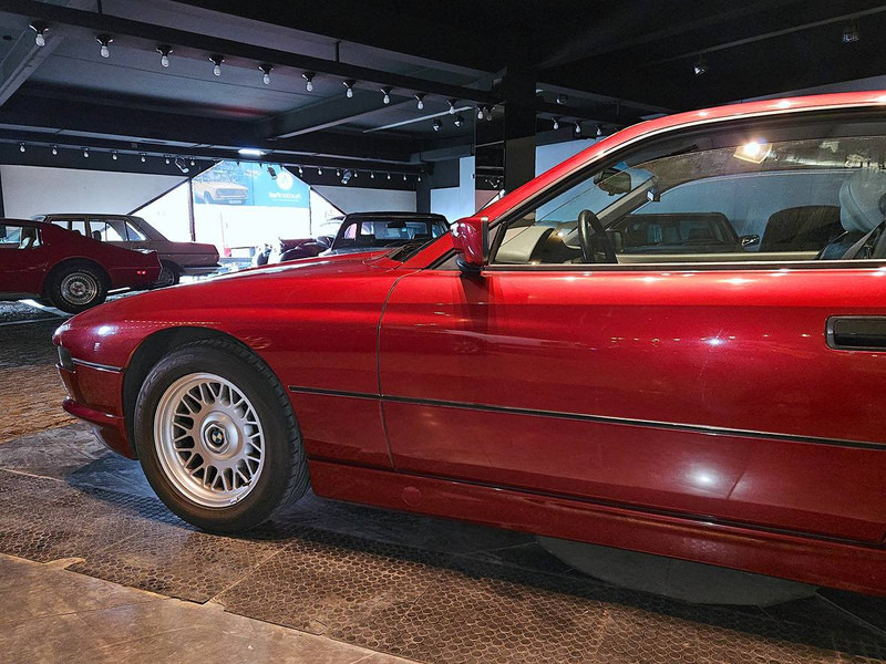 BMW 850iA - Voiture: photos 4 BMW 850iA - Voiture: photos 4