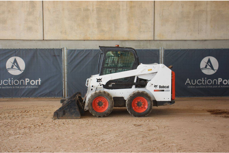 Bobcat S550 - Chargeuse sur pneus: photos 2 Bobcat S550 - Chargeuse sur pneus: photos 2