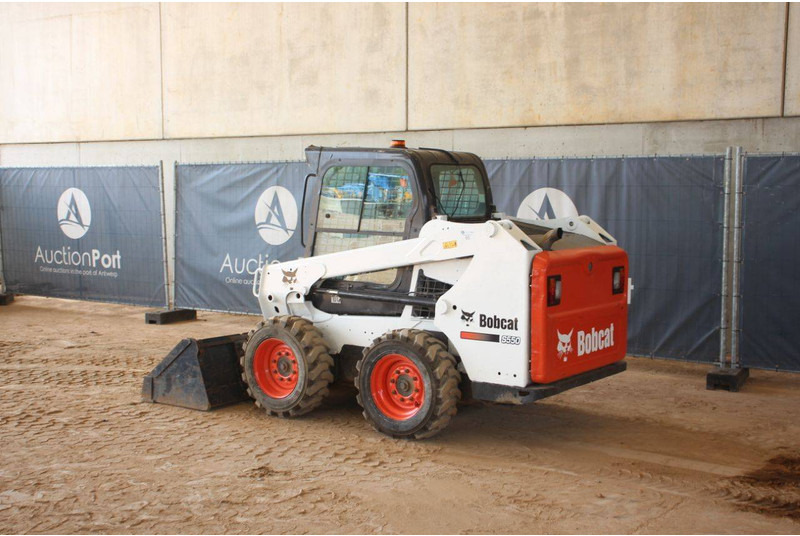 Bobcat S550 - Chargeuse sur pneus: photos 3 Bobcat S550 - Chargeuse sur pneus: photos 3