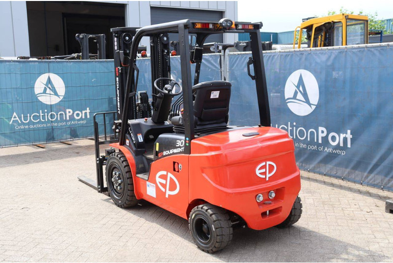 EP Equipment EFL303 - Chariot élévateur électrique: photos 4 EP Equipment EFL303 - Chariot élévateur électrique: photos 4