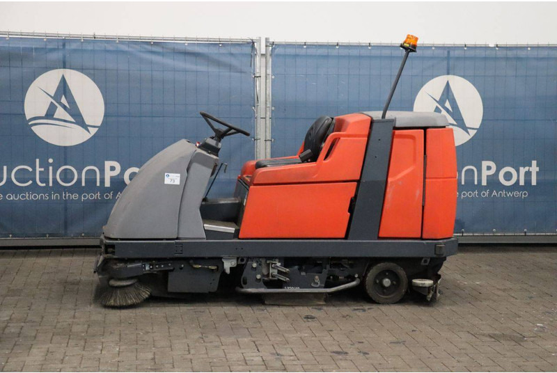 Hako Hakomatic B310 R CL - Balayeuse de voirie: photos 1 Hako Hakomatic B310 R CL - Balayeuse de voirie: photos 1
