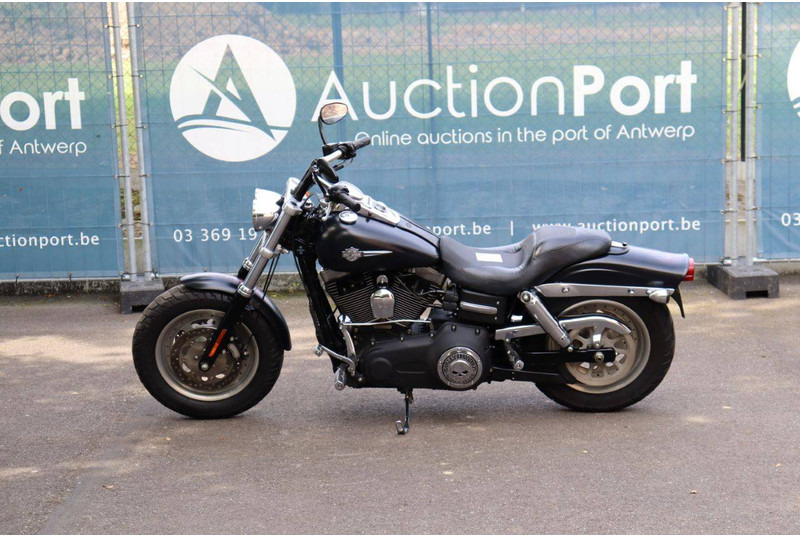 Harley-Davidson Dyna Fat Bob - Motocyclette: photos 2 Harley-Davidson Dyna Fat Bob - Motocyclette: photos 2