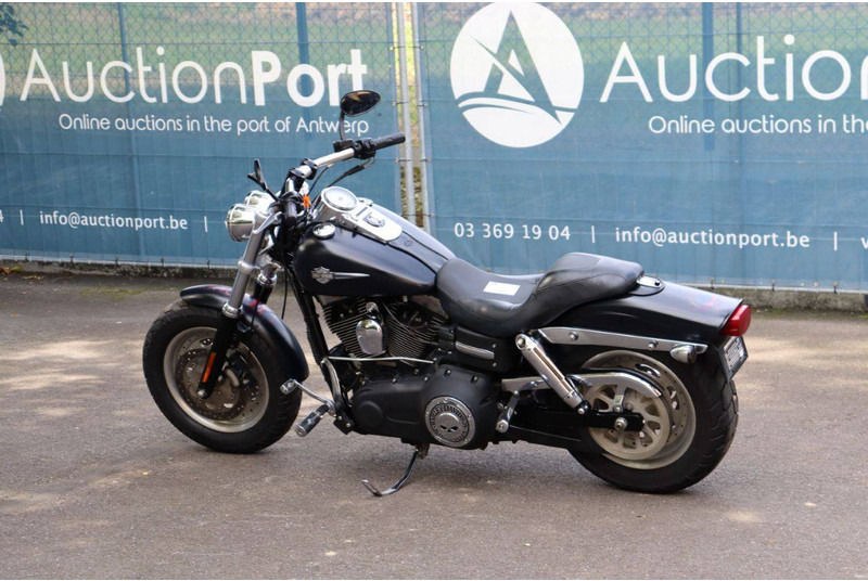 Harley-Davidson Dyna Fat Bob - Motocyclette: photos 3 Harley-Davidson Dyna Fat Bob - Motocyclette: photos 3