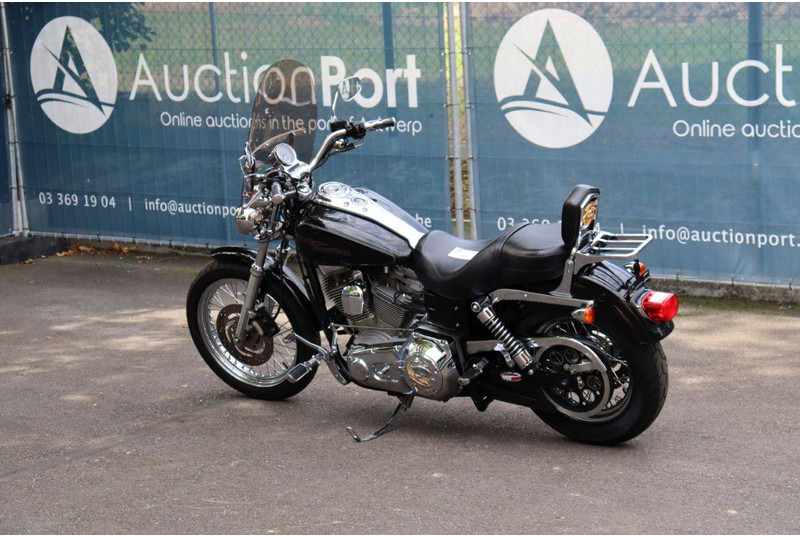 Harley-Davidson Dyna Super Glide Custom - Motocyclette: photos 3 Harley-Davidson Dyna Super Glide Custom - Motocyclette: photos 3