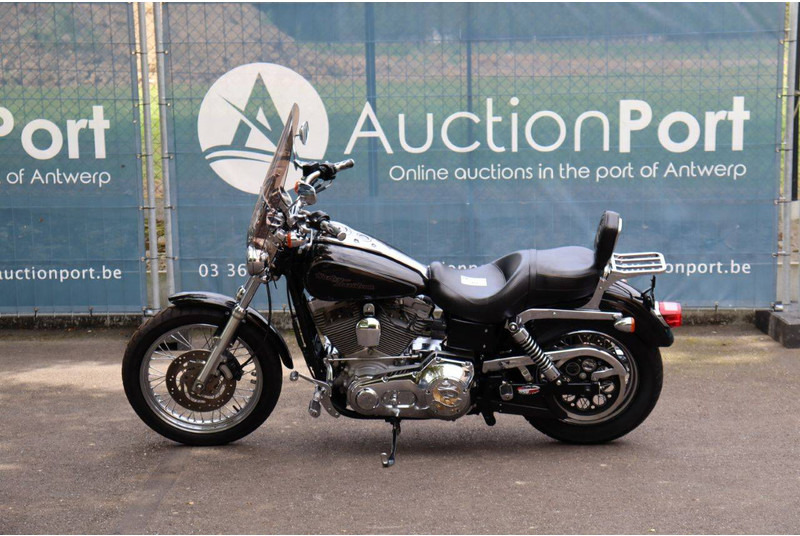 Harley-Davidson Dyna Super Glide Custom - Motocyclette: photos 2 Harley-Davidson Dyna Super Glide Custom - Motocyclette: photos 2