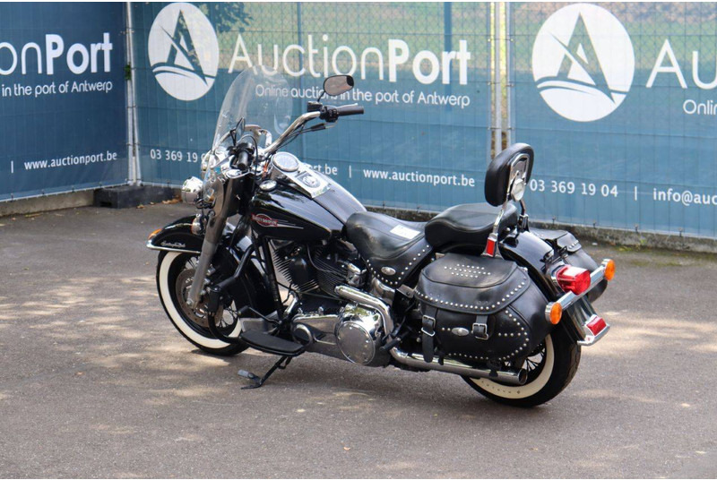 Harley-Davidson Heritage Softail Classic - Motocyclette: photos 3 Harley-Davidson Heritage Softail Classic - Motocyclette: photos 3