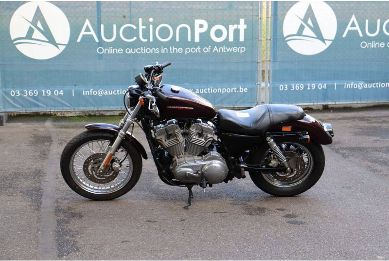 Harley-Davidson Sportster XL883 Super Low - Motocyclette: photos 1 Harley-Davidson Sportster XL883 Super Low - Motocyclette: photos 1