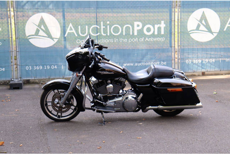 Harley-Davidson Street Glide - Motocyclette: photos 1 Harley-Davidson Street Glide - Motocyclette: photos 1