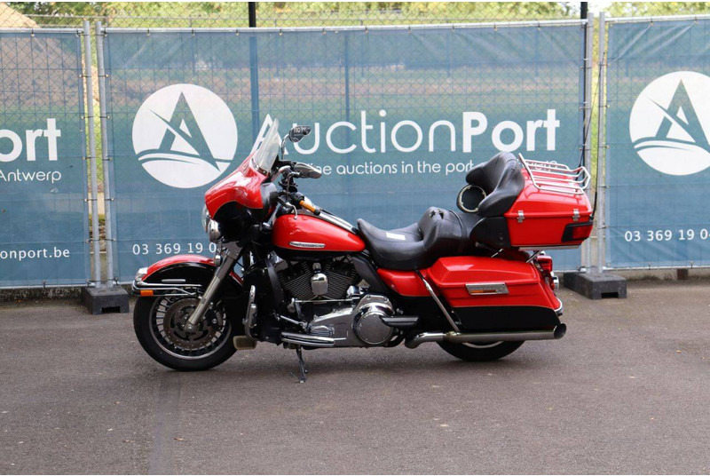 Harley-Davidson Ultra Classic - Motocyclette: photos 1 Harley-Davidson Ultra Classic - Motocyclette: photos 1