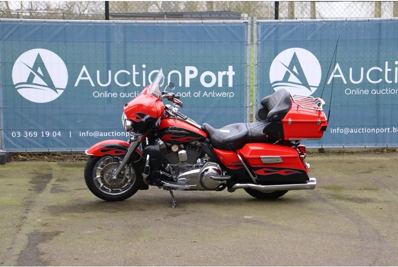 Harley-Davidson Ultra Classic CVO - Motocyclette: photos 1 Harley-Davidson Ultra Classic CVO - Motocyclette: photos 1