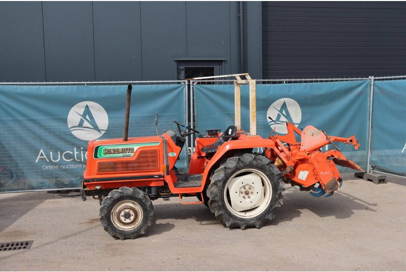 Hinomoto N239 - Tracteur agricole: photos 1 Hinomoto N239 - Tracteur agricole: photos 1