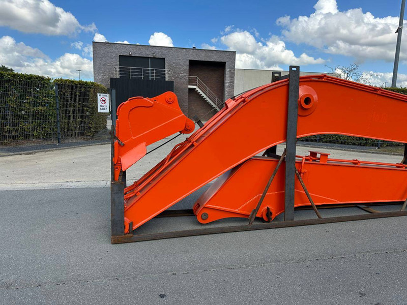 Hitachi ZX200 - Flèche: photos 5 Hitachi ZX200 - Flèche: photos 5