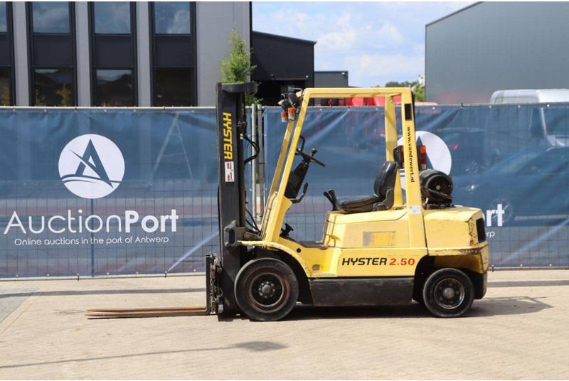 Hyster H2.50XM - Chariot élévateur à gaz: photos 1 Hyster H2.50XM - Chariot élévateur à gaz: photos 1