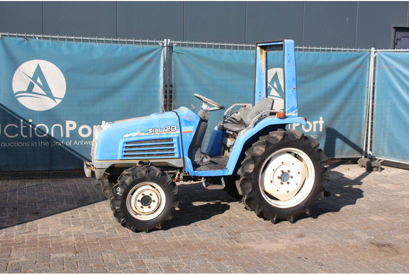 Iseki Sial 23 - Tracteur agricole: photos 1 Iseki Sial 23 - Tracteur agricole: photos 1
