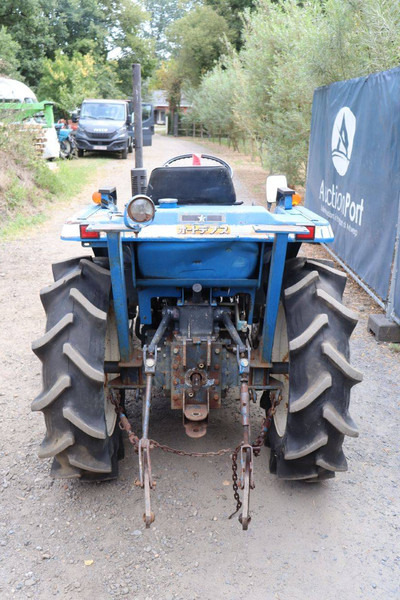 Iseki TU180F - Tracteur agricole: photos 5 Iseki TU180F - Tracteur agricole: photos 5