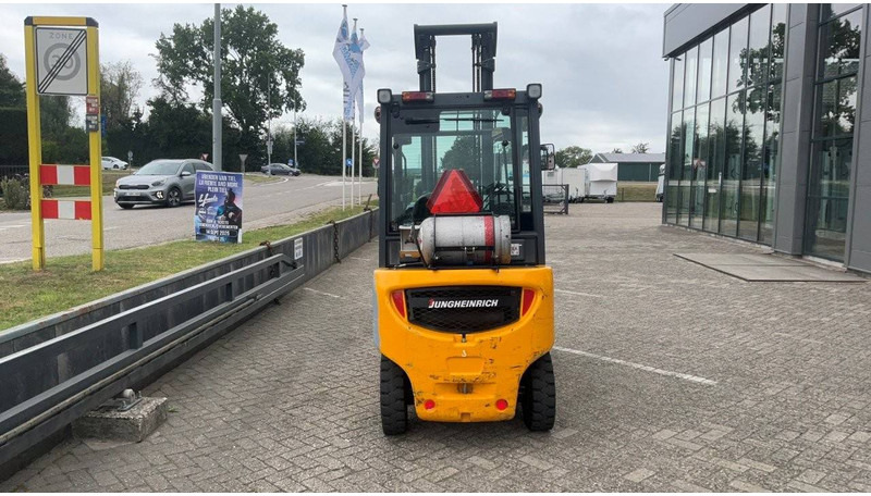 Jungheinrich TFG 430 - Chariot élévateur à gaz: photos 4 Jungheinrich TFG 430 - Chariot élévateur à gaz: photos 4