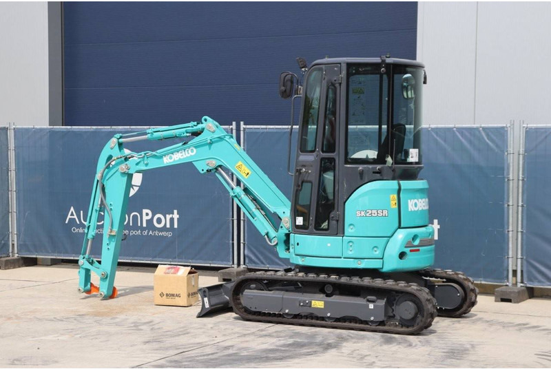 Kobelco SK25SR-6 - Pelle sur chenille: photos 3 Kobelco SK25SR-6 - Pelle sur chenille: photos 3