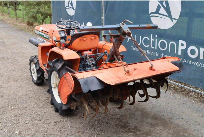 Kubota B1402 - Tracteur agricole: photos 4 Kubota B1402 - Tracteur agricole: photos 4
