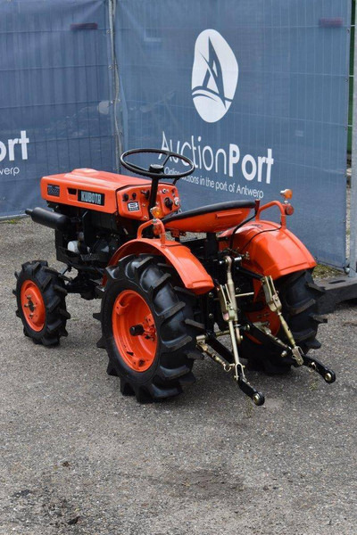 Tracteur agricole Kubota B5000: photos 7 Tracteur agricole Kubota B5000: photos 7