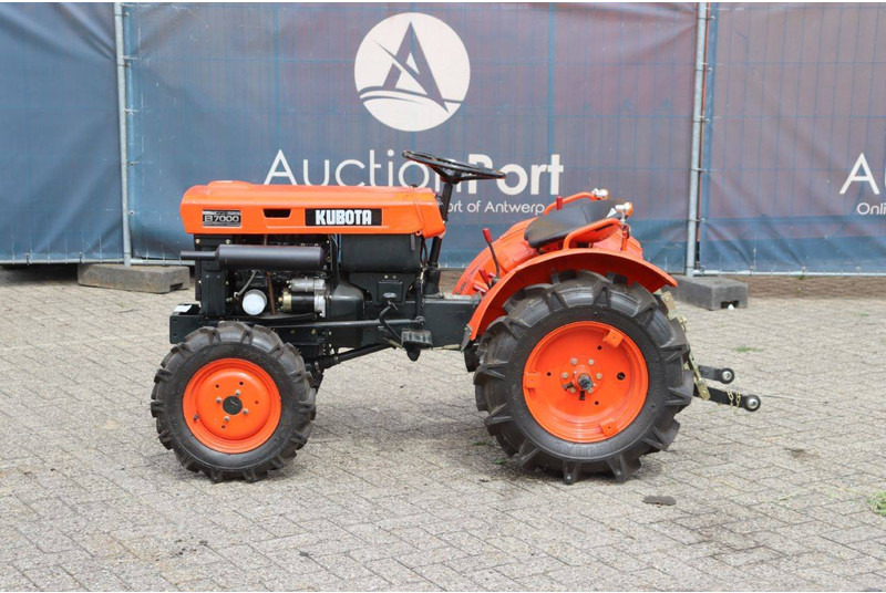 Kubota B7000 - Tracteur agricole: photos 2 Kubota B7000 - Tracteur agricole: photos 2