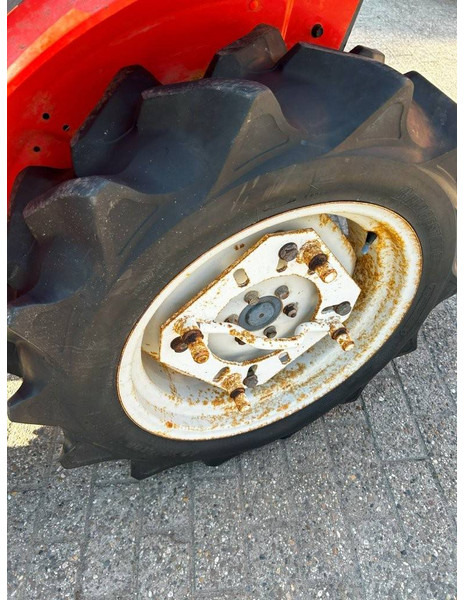 Tracteur agricole Kubota GB18: photos 19