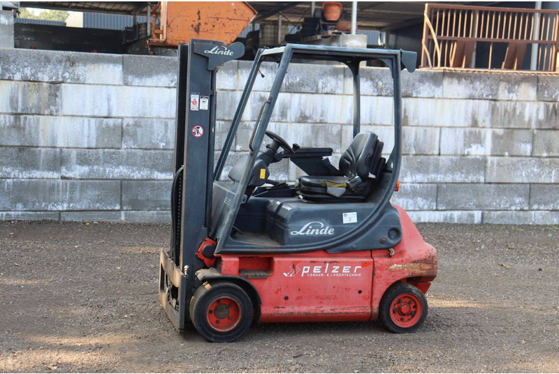 Linde E20P-02 - Chariot élévateur électrique: photos 1 Linde E20P-02 - Chariot élévateur électrique: photos 1