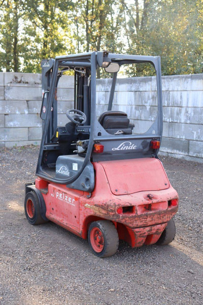 Linde E20P-02 - Chariot élévateur électrique: photos 4 Linde E20P-02 - Chariot élévateur électrique: photos 4