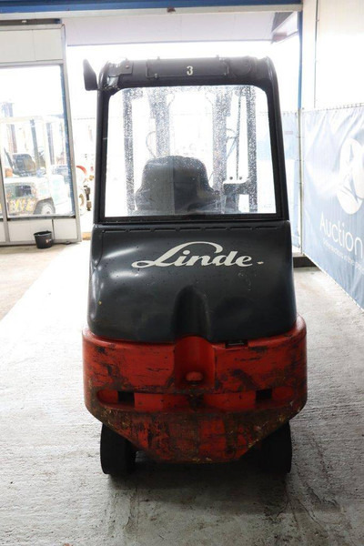 Linde E25/02 - Chariot élévateur électrique: photos 4 Linde E25/02 - Chariot élévateur électrique: photos 4