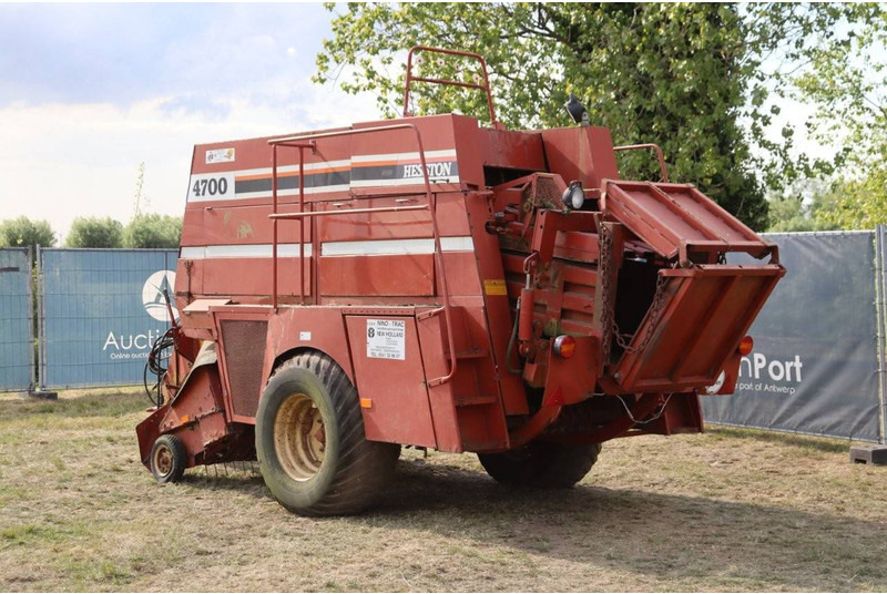 Hesston 4700 - Machine agricole: photos 4 Hesston 4700 - Machine agricole: photos 4