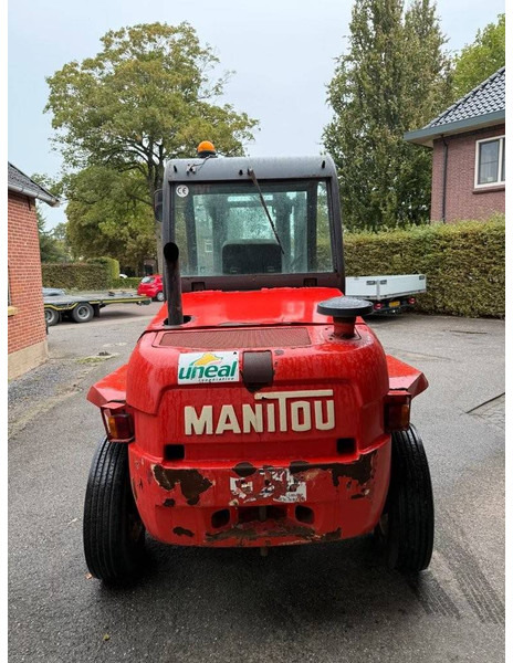 Manitou MC30D - Chariot élévateur diesel: photos 4 Manitou MC30D - Chariot élévateur diesel: photos 4