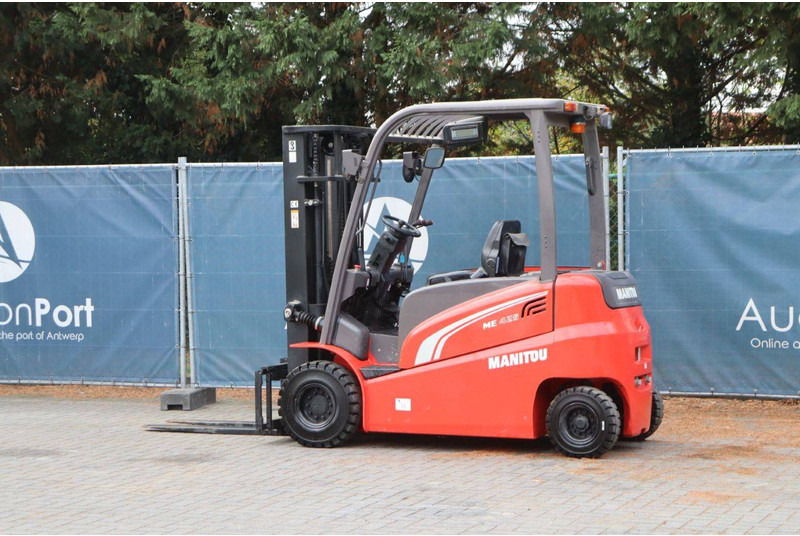 Manitou ME 425 - Chariot élévateur électrique: photos 3 Manitou ME 425 - Chariot élévateur électrique: photos 3
