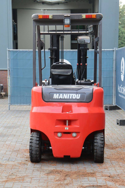 Manitou ME 425 - Chariot élévateur électrique: photos 5 Manitou ME 425 - Chariot élévateur électrique: photos 5