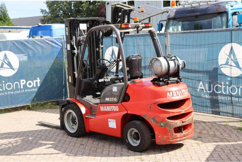 Manitou MI 35 G - Chariot élévateur à gaz: photos 4 Manitou MI 35 G - Chariot élévateur à gaz: photos 4