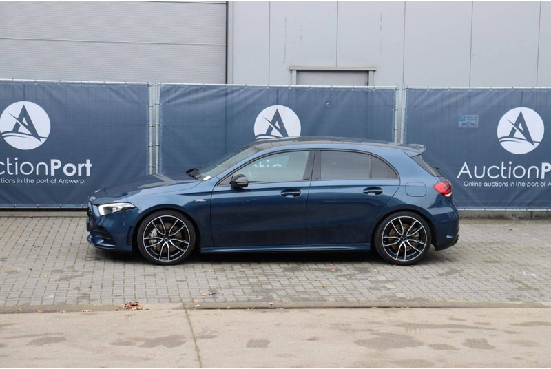 Mercedes-Benz A-Klasse 35 AMG Hatchback - Berline: photos 1 Mercedes-Benz A-Klasse 35 AMG Hatchback - Berline: photos 1