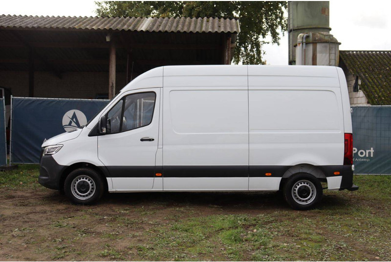 Mercedes-Benz Sprinter - Fourgon utilitaire: photos 2 Mercedes-Benz Sprinter - Fourgon utilitaire: photos 2