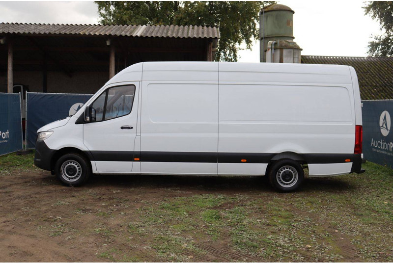 Mercedes-Benz Sprinter - Fourgon utilitaire: photos 2 Mercedes-Benz Sprinter - Fourgon utilitaire: photos 2