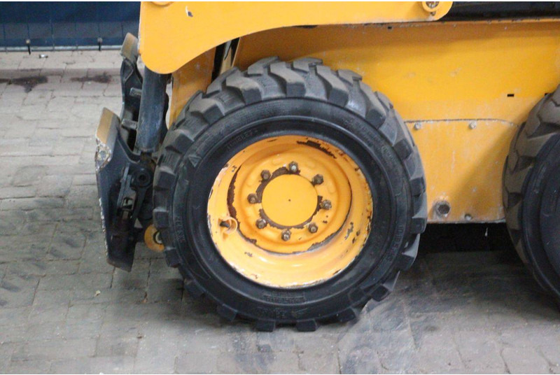 Chargeuse sur pneus Mustang R135: photos 10 Chargeuse sur pneus Mustang R135: photos 10