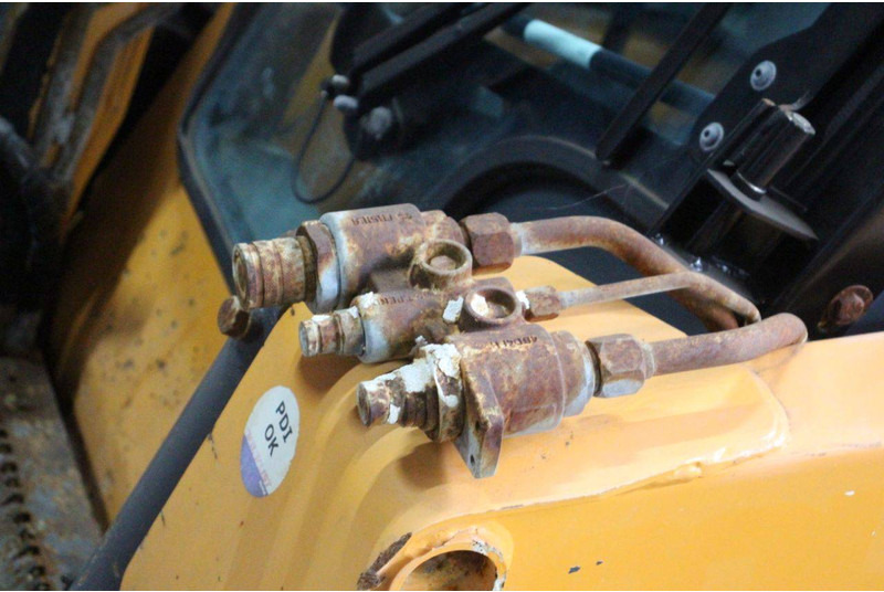 Chargeuse sur pneus Mustang R135: photos 12 Chargeuse sur pneus Mustang R135: photos 12