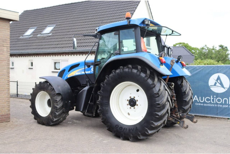 New Holland TVT145 - Tracteur agricole: photos 3 New Holland TVT145 - Tracteur agricole: photos 3
