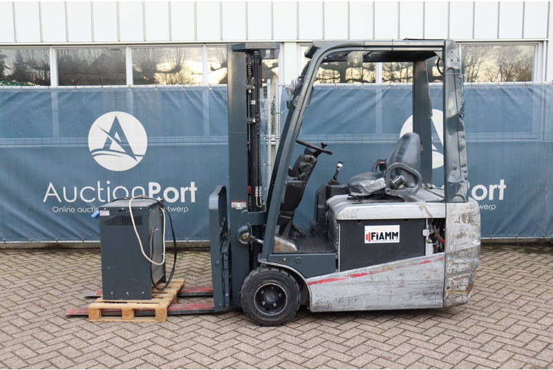 Nissan G1N1L18Q - Chariot élévateur électrique: photos 2 Nissan G1N1L18Q - Chariot élévateur électrique: photos 2