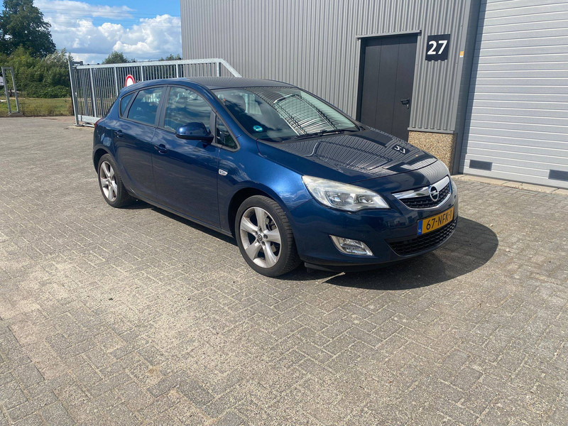 Opel Astra 1.6 - Berline: photos 5 Opel Astra 1.6 - Berline: photos 5