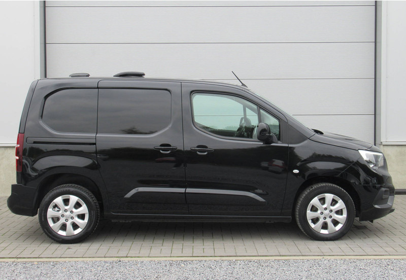 Opel Combo 1.5 D Automatic - Fourgon utilitaire: photos 2 Opel Combo 1.5 D Automatic - Fourgon utilitaire: photos 2