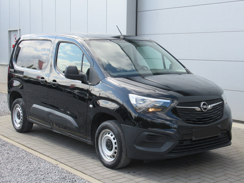 Opel Combo 1.5 D - Fourgon utilitaire: photos 4 Opel Combo 1.5 D - Fourgon utilitaire: photos 4