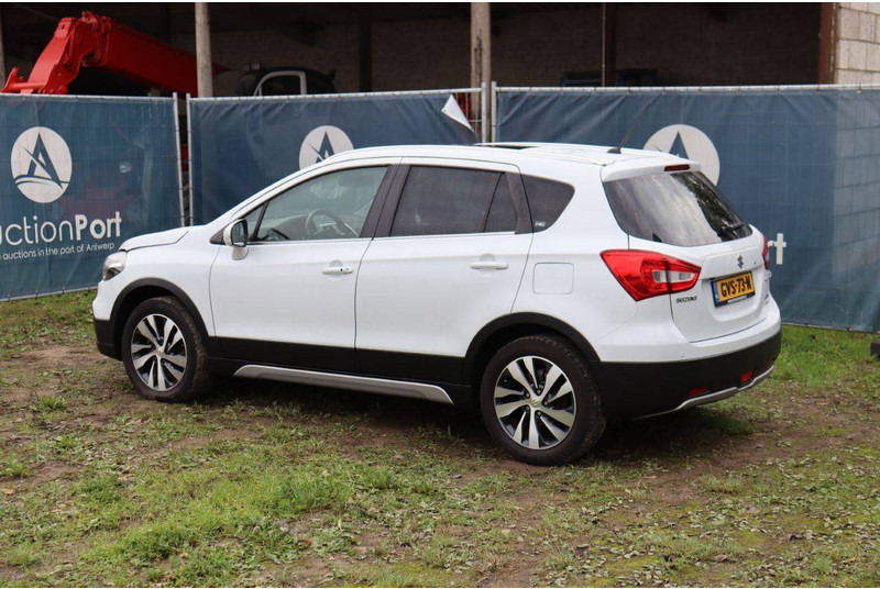 Suzuki SX4 - Berline: photos 3 Suzuki SX4 - Berline: photos 3