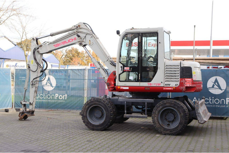 Takeuchi TB175W - Pelle sur pneus: photos 3 Takeuchi TB175W - Pelle sur pneus: photos 3
