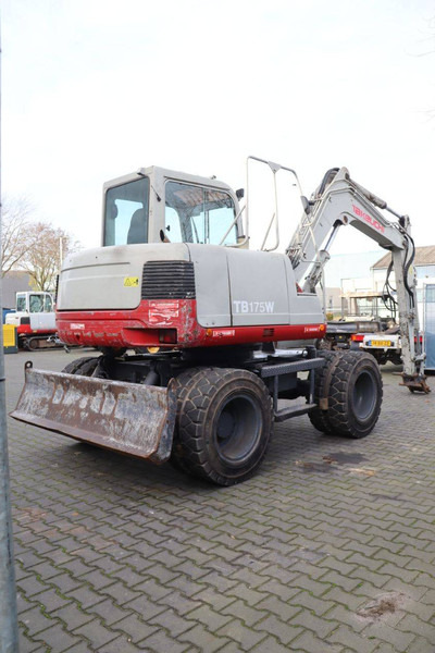 Takeuchi TB175W - Pelle sur pneus: photos 5 Takeuchi TB175W - Pelle sur pneus: photos 5